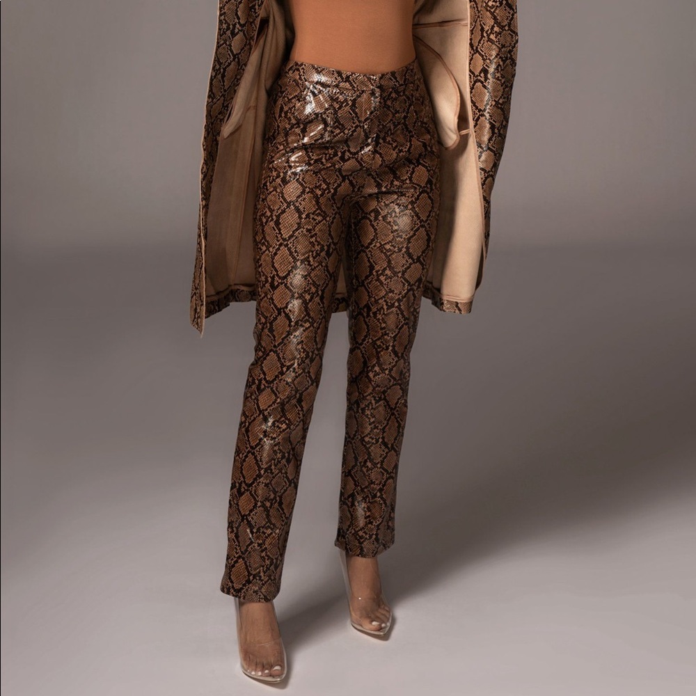 JLUXLABEL snake pants. NWT Sz Small
